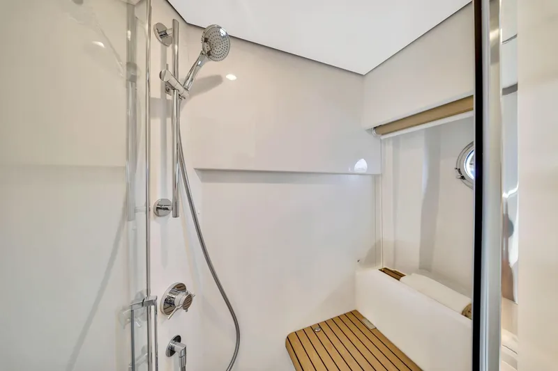 Slide: The Image of Azimut Fly 60 2022 - 69