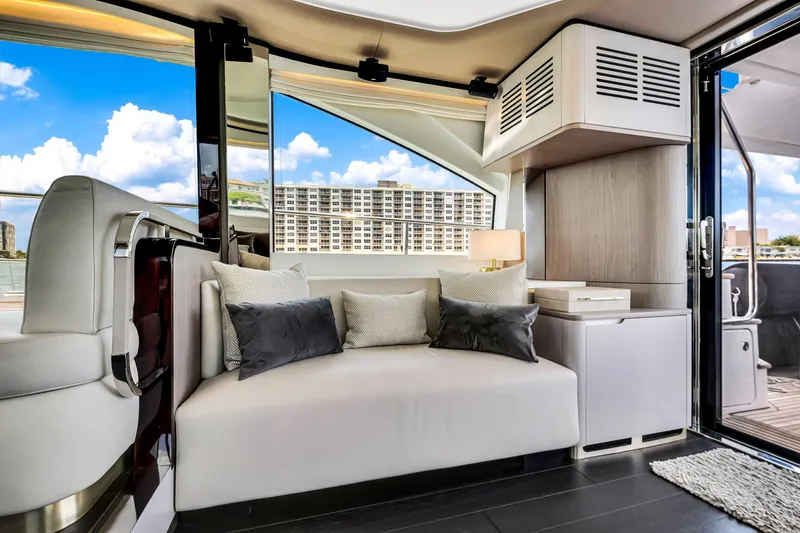 Slide: The Image of Azimut Fly 60 2022 - 72