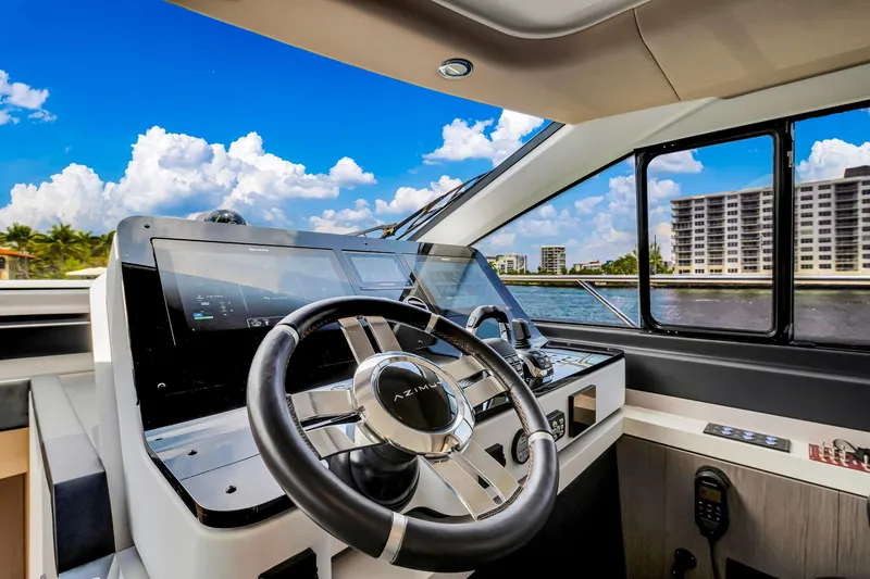 Slide: The Image of Azimut Fly 60 2022 - 78