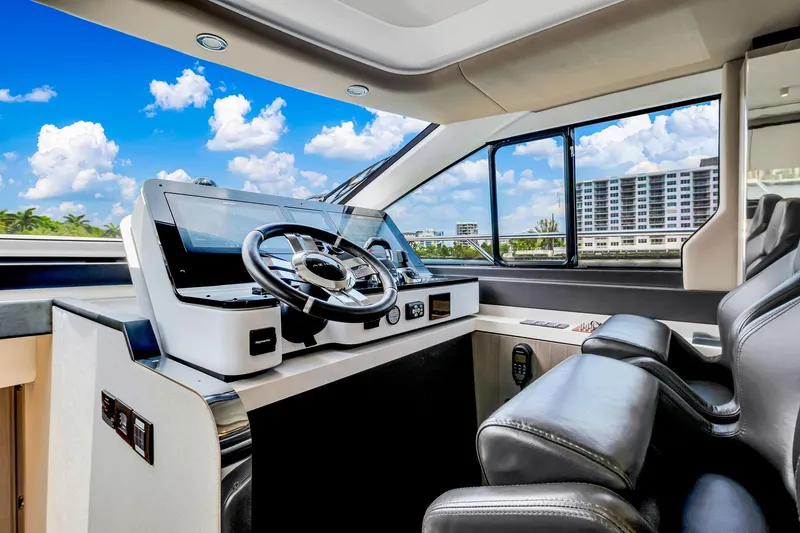 Slide: The Image of Azimut Fly 60 2022 - 79