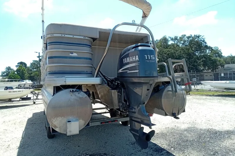 Slide: The Image of 2003 Godfrey SANPAN 2500 pontoon boat with Yamaha 115 outboard motor. - 10