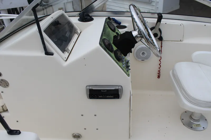 Slide: The Image of Scout 205 Dorado 2005 - 20