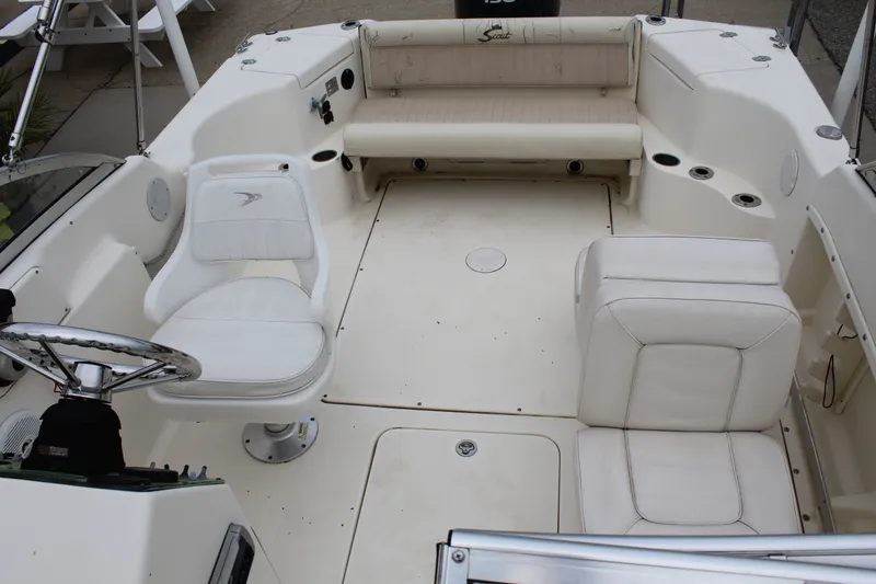 Slide: The Image of Scout 205 Dorado 2005 - 23