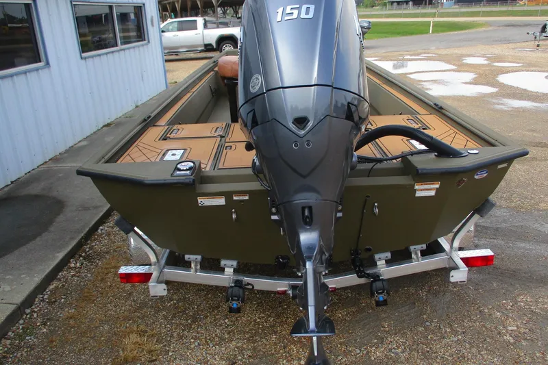 Slide: The Image of 2026 Avid 20 ROGUE CC boat with powerful 150 engine on trailer. - 3