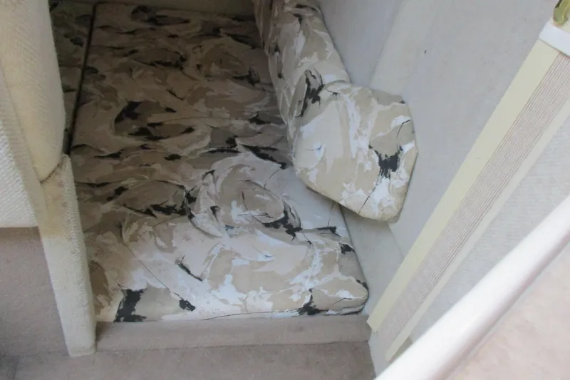 Slide: The Image of Aft Berth Entrance - 25