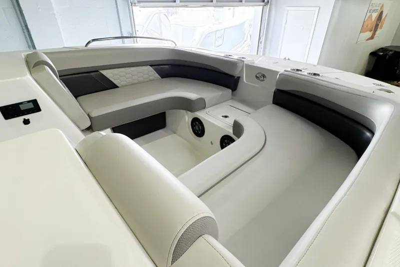 Slide: The Image of Hurricane SunDeck Sport 192 RL OB 2024 - 12