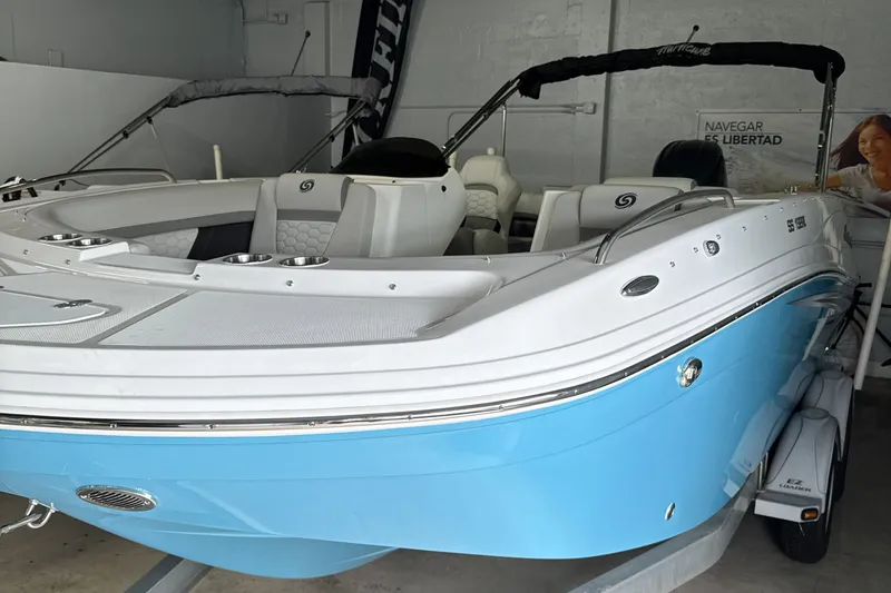 Slide: The Image of Hurricane SunDeck Sport 192 RL OB 2024 - 3