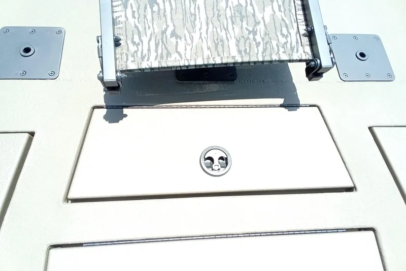 Slide: The Image of Deck of 2026 Thor 1900 Lake Hammer SC boat with storage compartment and latch. - 30