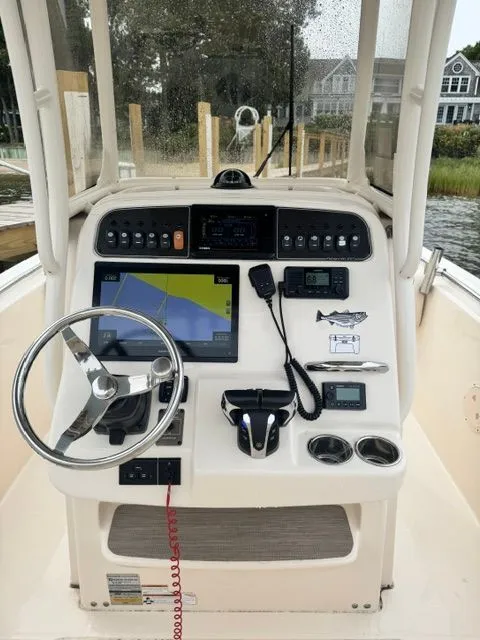 Slide: The Image of Grady-White Fisherman 257 2021 - 12