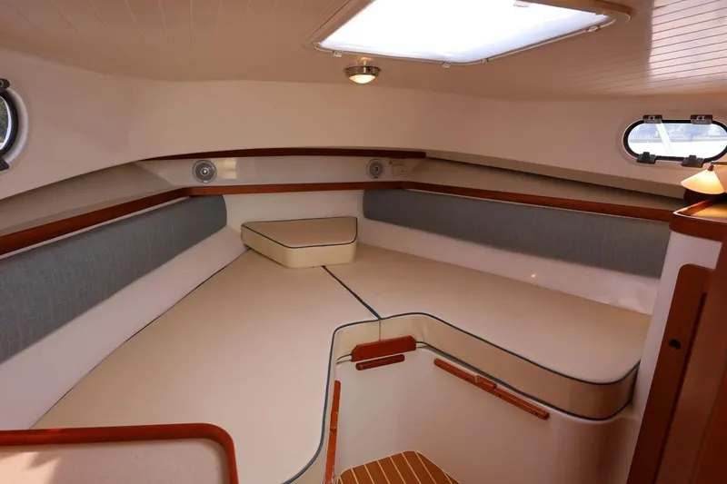 Slide: The Image of V-berth - 18