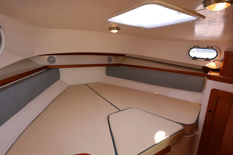 Slide: The Image of V-berth with Filler - 19