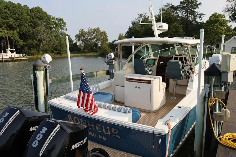 Slide: The Image of Stbd Qtr on Lift - 25