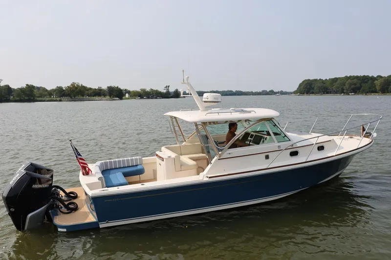 Slide: The Image of Stbd Beam with Twin Settees - 1