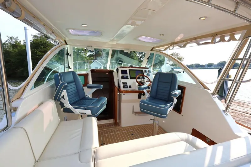 Slide: The Image of Pilothouse Seating Fwd - 7