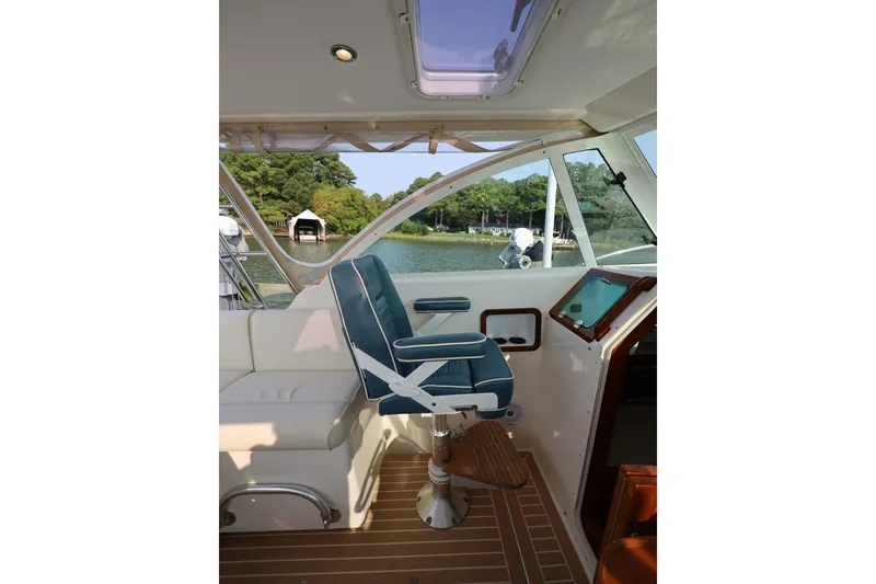 Slide: The Image of Companion Pedestal Chair - 9