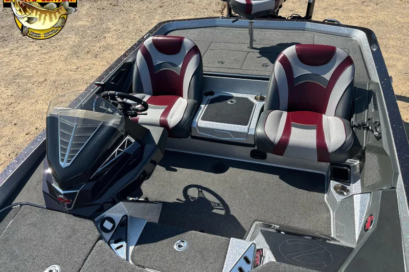 Slide: The Image of 2019 Ranger Z520L boat interior with dual seats and steering console. - 7