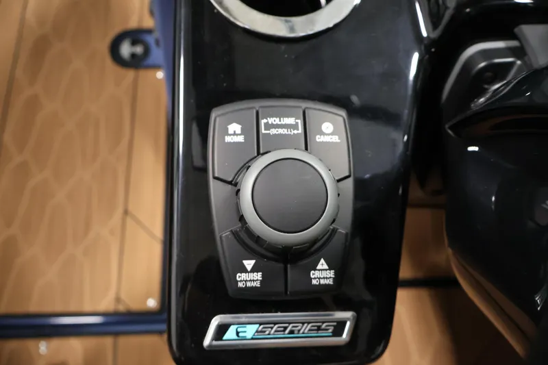 Slide: The Image of Control panel of 2026 Yamaha Boats 222XD, featuring E-Series interface and navigation buttons. - 25