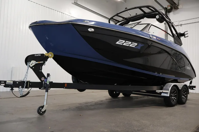 Slide: The Image of 2026 Yamaha Boats 222XD on trailer in indoor showroom. - 46