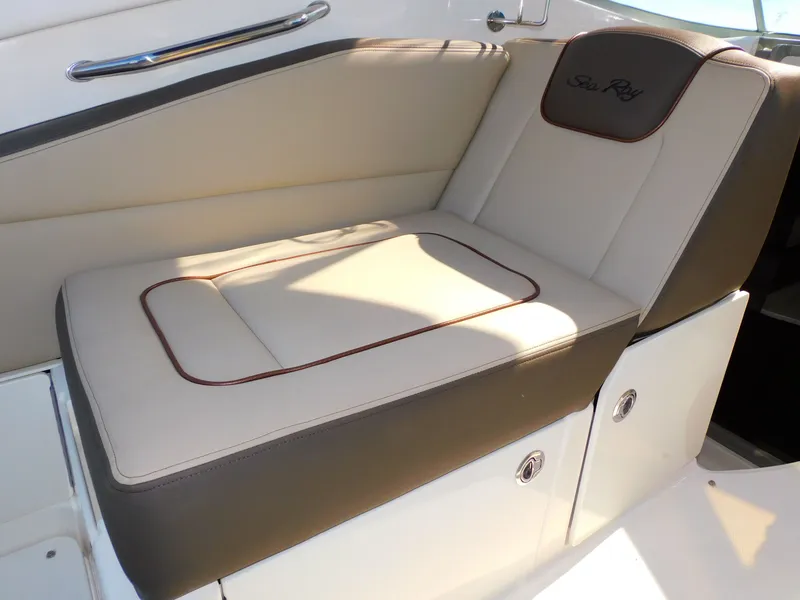 Slide: The Image of Sea Ray Sundancer 310 2015 - 15