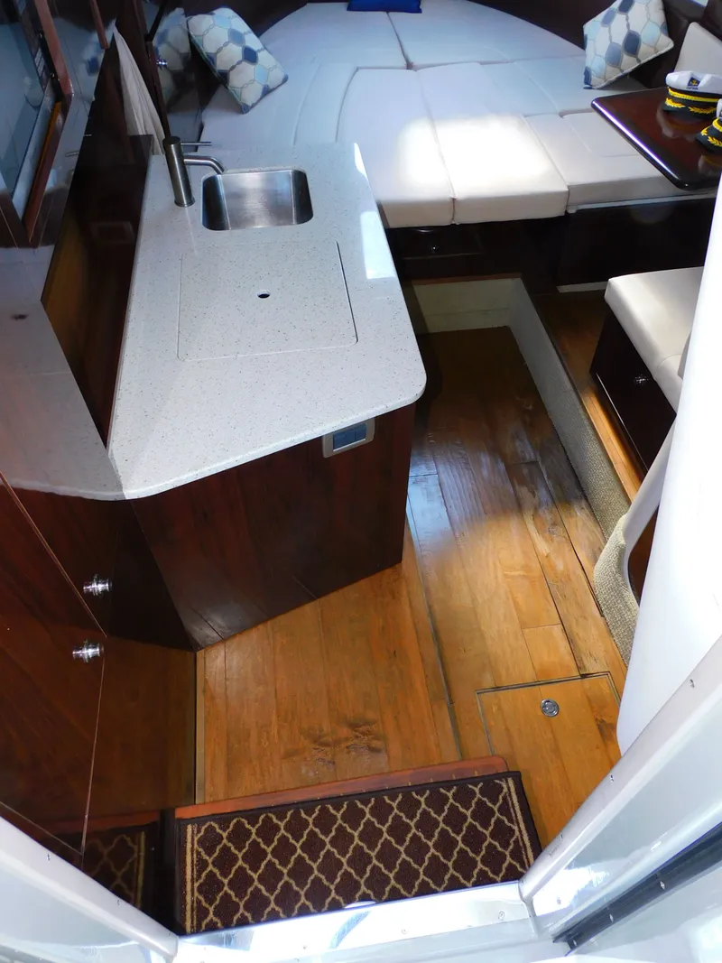 Slide: The Image of Sea Ray Sundancer 310 2015 - 32