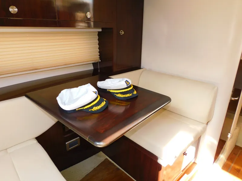 Slide: The Image of Sea Ray Sundancer 310 2015 - 36