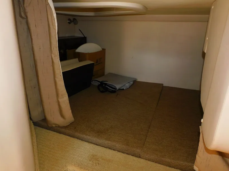 Slide: The Image of Sea Ray Sundancer 310 2015 - 45