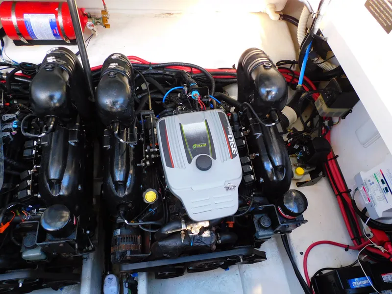 Slide: The Image of Sea Ray Sundancer 310 2015 - 60