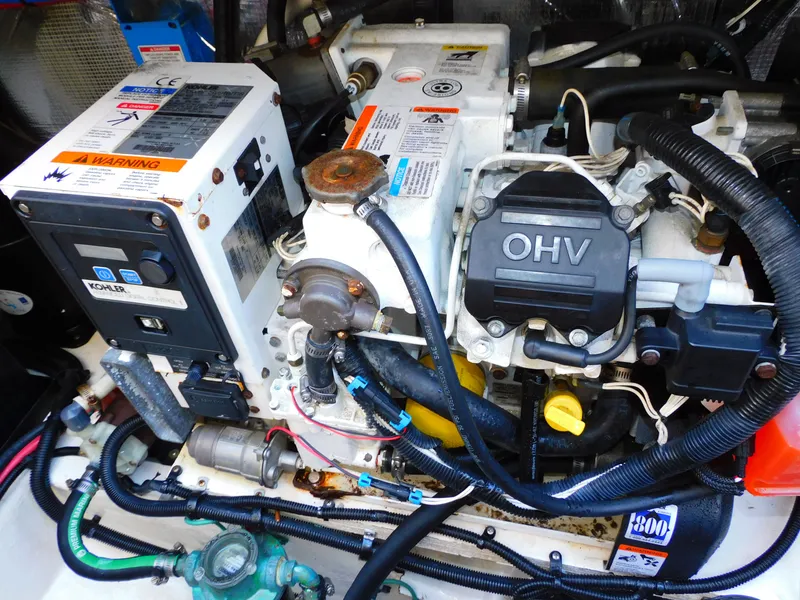 Slide: The Image of Sea Ray Sundancer 310 2015 - 65