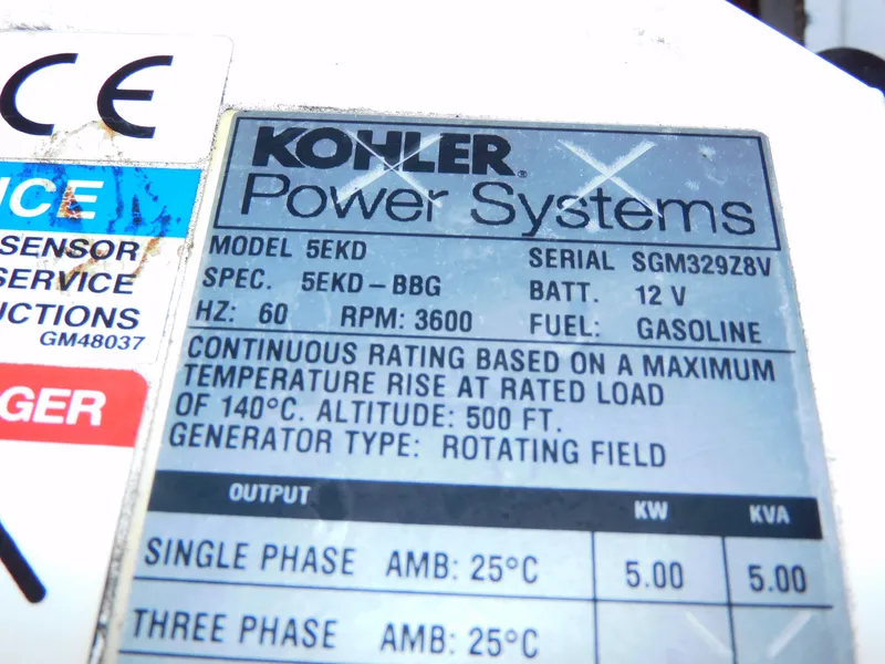 Slide: The Image of Sea Ray Sundancer 310 2015 - 66
