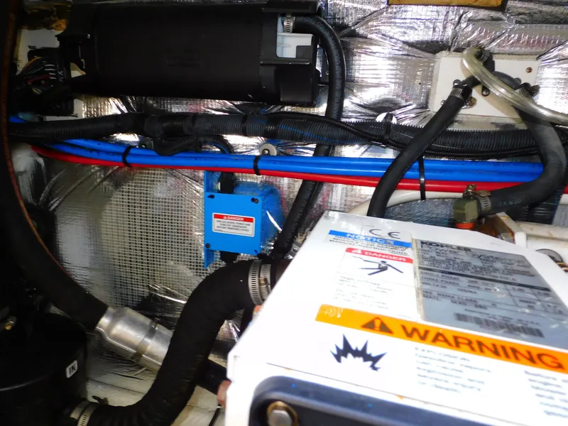 Slide: The Image of Sea Ray Sundancer 310 2015 - 69