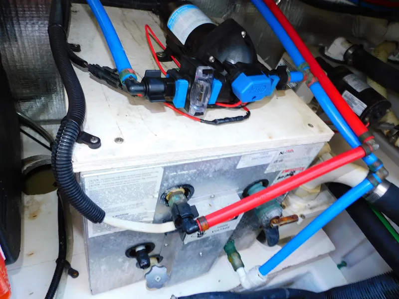 Slide: The Image of Sea Ray Sundancer 310 2015 - 70