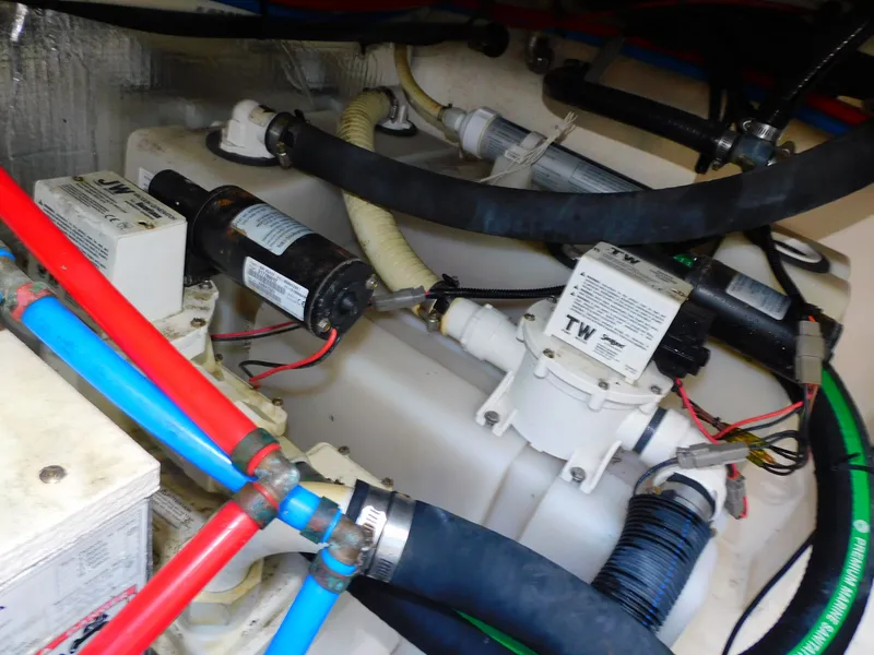 Slide: The Image of Sea Ray Sundancer 310 2015 - 71