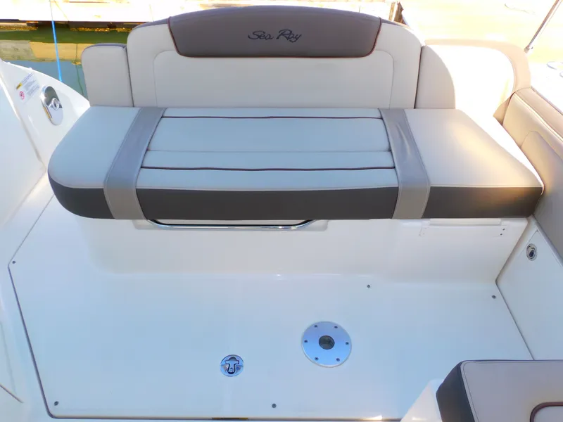 Slide: The Image of Sea Ray Sundancer 310 2015 - 8