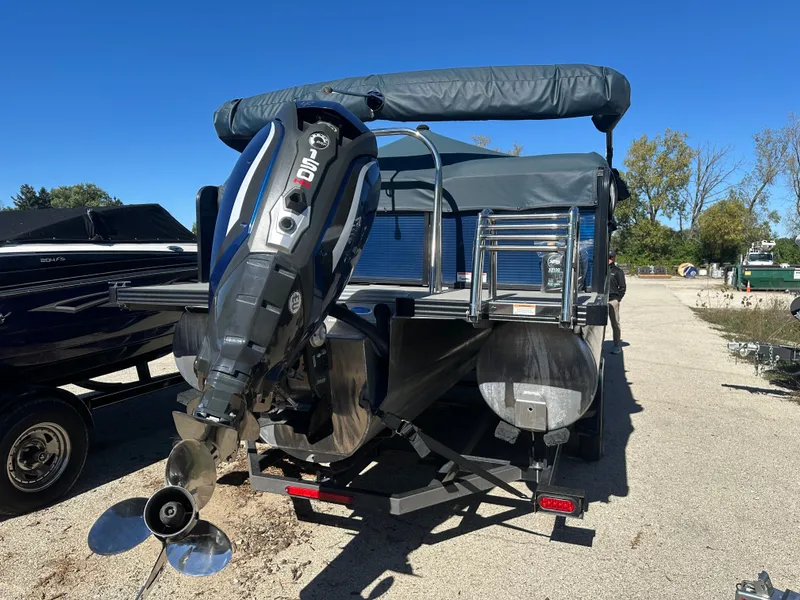 Slide: The Image of Manitou Aurora LE 230 2018 - 14
