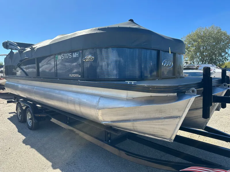 Slide: The Image of Manitou Aurora LE 230 2018 - 15