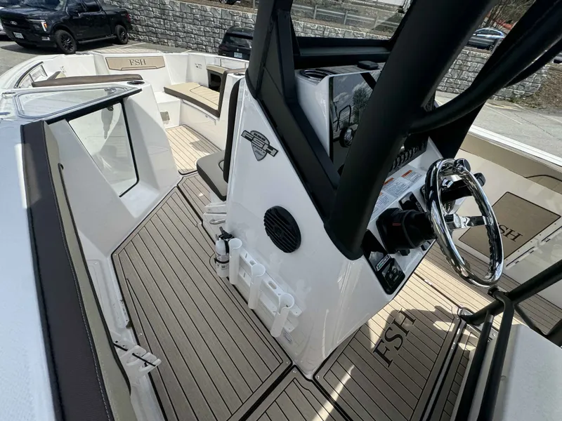 Slide: The Image of Interior view of Yamaha 255 FSH Sport H boat, model year 2026. - 26