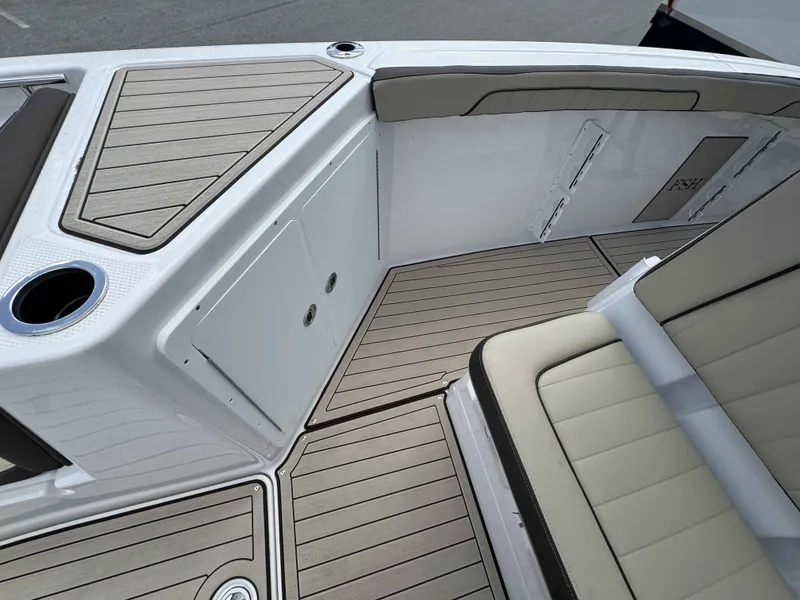 Slide: The Image of Interior of 2026 Yamaha Boats 255 FSH Sport H with sleek seating. - 32