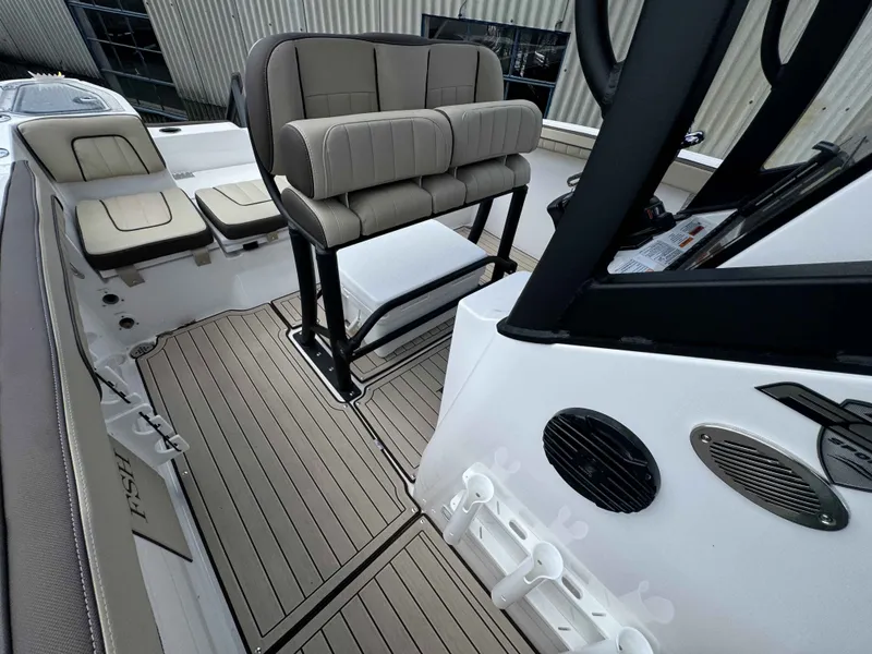 Slide: The Image of Interior of Yamaha 255 FSH Sport H boat, model year 2026. - 38