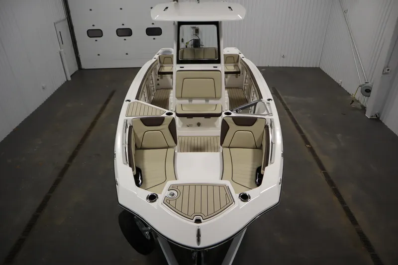 Slide: The Image of 2026 Yamaha Boats 252 FSH Sport, interior view, spacious seating, modern design. - 8