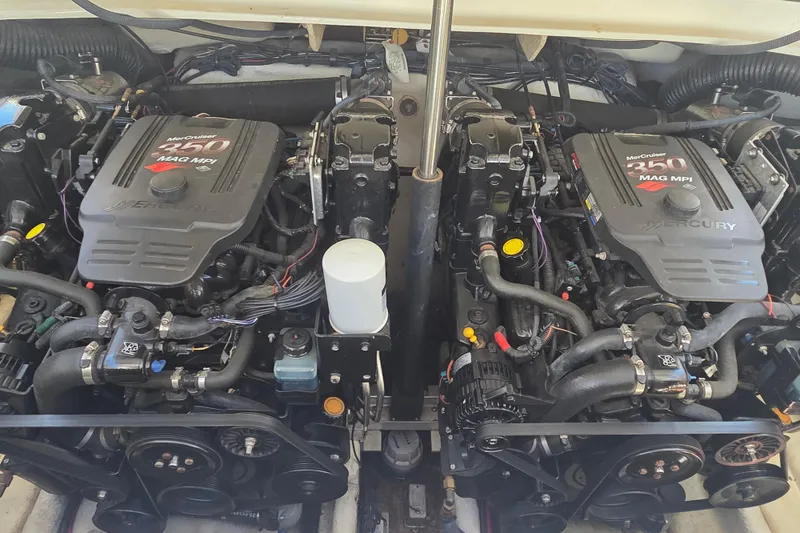 Slide: The Image of Twin MerCruiser 350 MAG MPI engines in a 2006 Sea Ray 290 Select EX boat. - 33