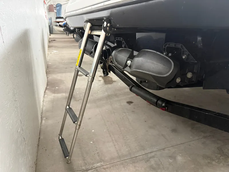 Slide: The Image of Scarab 215 HO Impulse 2016 - 10