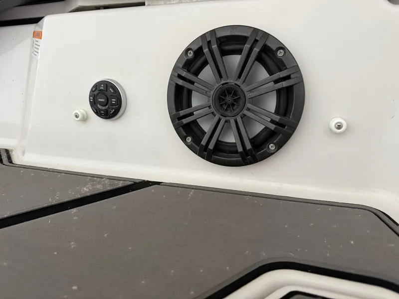 Slide: The Image of Scarab 215 HO Impulse 2016 - 11