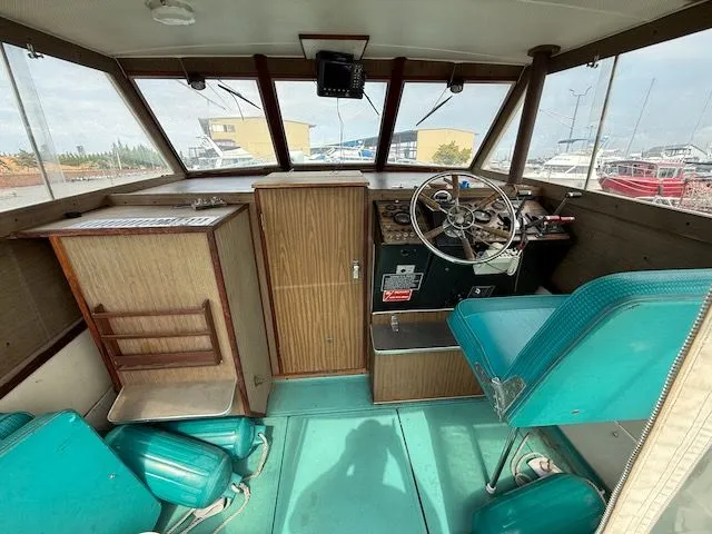 Slide: The Image of Tollycraft 30 1972 - 15