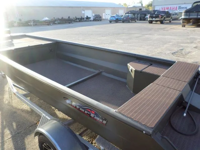 Slide: The Image of Gator-Tail 1748 Gator Series 2026 - 4