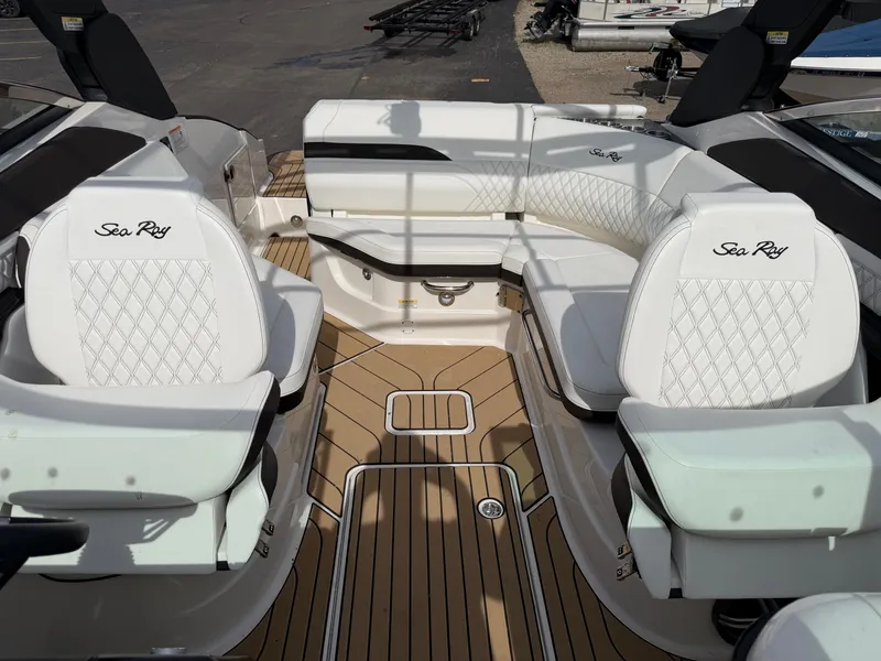 Slide: The Image of Interior of the 2026 Sea Ray SLX 260 boat. - 17