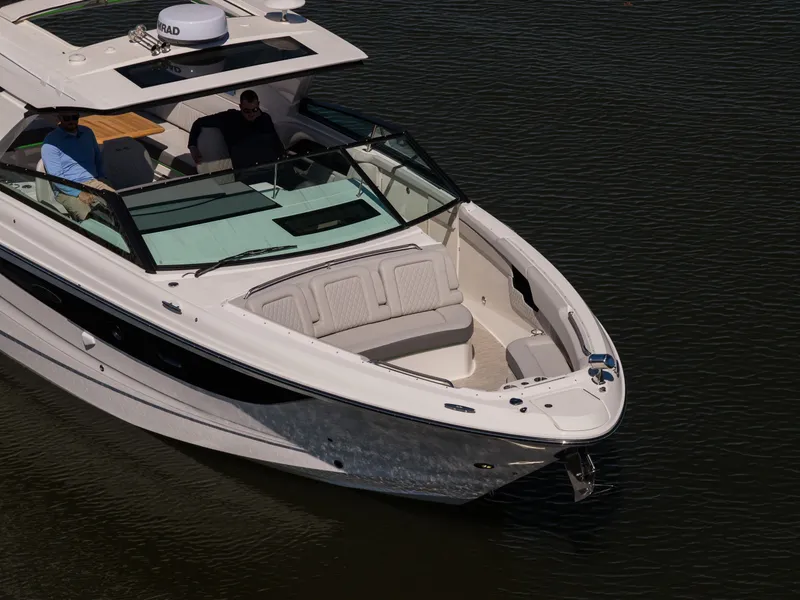 Slide: The Image of Sea Ray SLX 400 Outboard 2026 - 14