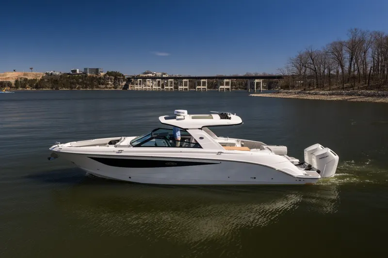 Slide: The Image of Sea Ray SLX 400 Outboard 2026 - 3