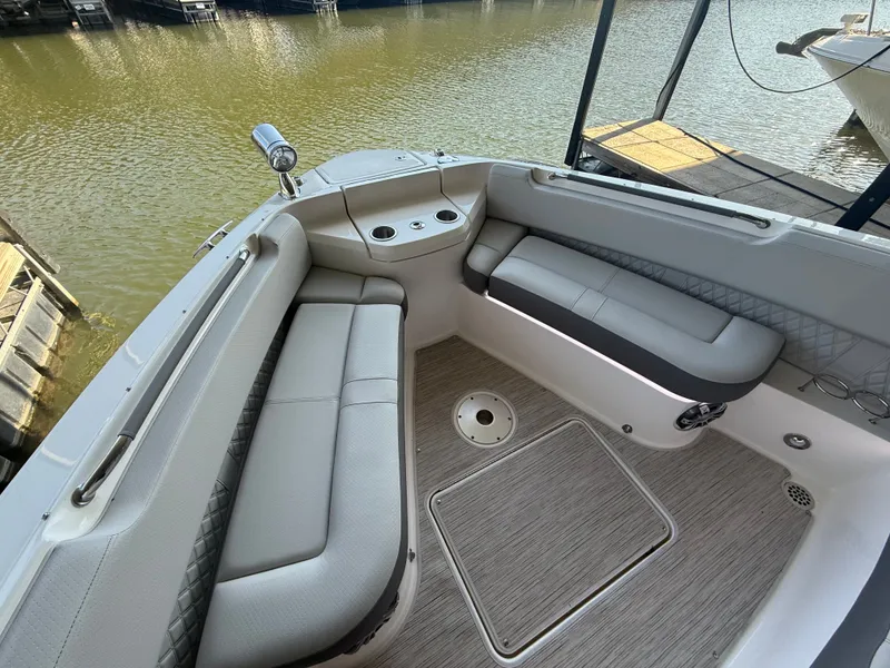 Slide: The Image of Sea Ray SLX 400 Outboard 2026 - 38