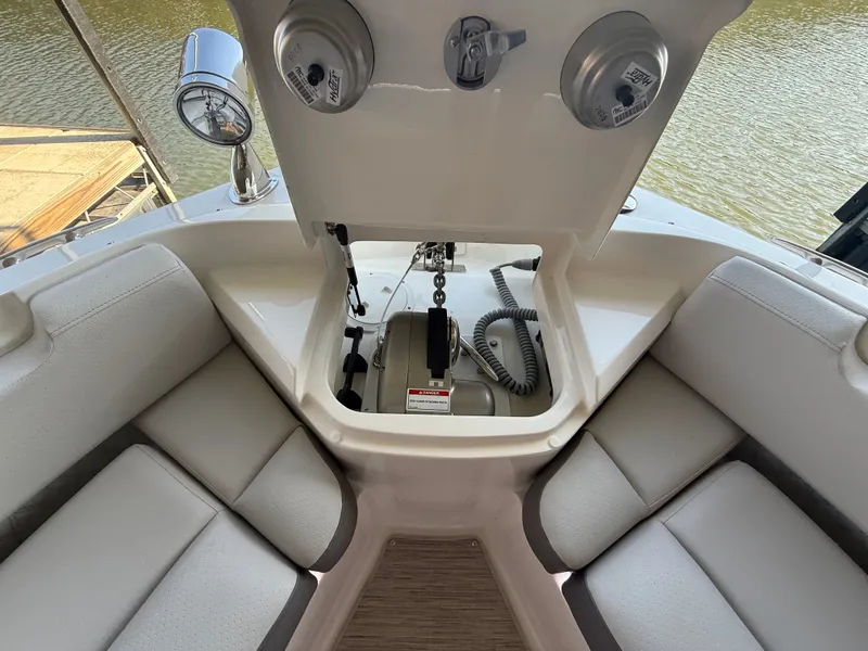 Slide: The Image of Sea Ray SLX 400 Outboard 2026 - 39