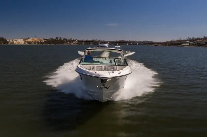 Slide: The Image of Sea Ray SLX 400 Outboard 2026 - 8